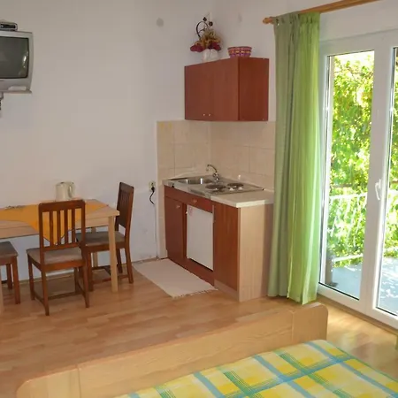 Pakostane, Jasminka Pakoštane