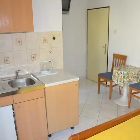 Pakostane, Jasminka Apartment